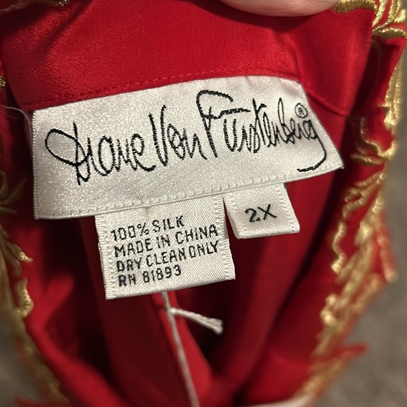 Diane Von Furstenburg silk blouse - Picture 8 of 8